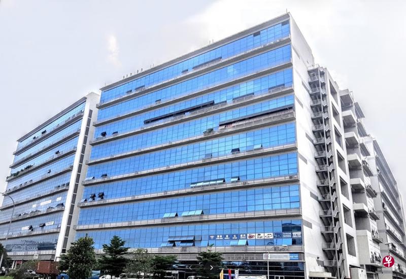 15人半夜在办公室里庆生,其中12人今早认罪后被罚款。(取自谷歌地图) 15人半夜在办公室里庆生,其中12人今早认罪后被罚款。(取自谷歌地图)