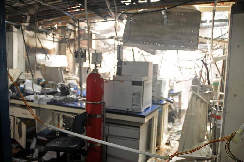 爆炸发生后,实验室内部被烧成废墟。(档案照片) 爆炸发生后,实验室内部被烧成废墟。(档案照片)