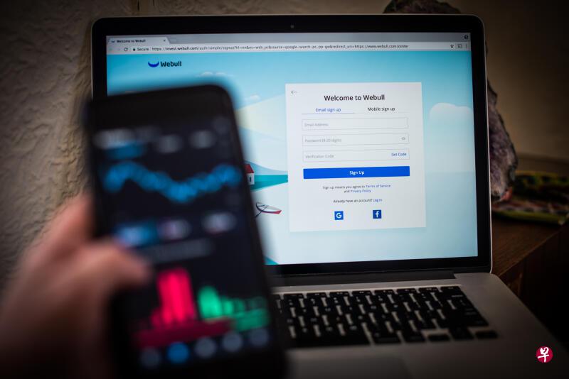 在GameStop的交易狂潮中,中国投资的交易平台“微牛”(Webull)上周四趁势崛起为全美人气第2高的app。(彭博社) 在GameStop的交易狂潮中,中国投资的交易平台“微牛”(Webull)上周四趁势崛起为全美人气第2高的app。(彭博社)