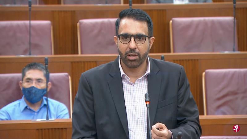 国会反对党领袖、工人党秘书长毕丹星昨天在国会上指出,围绕“合力追踪”数据使用的争议,归根结底是个关乎政民之间的信任问题。(Gov.sg截图) 国会反对党领袖、工人党秘书长毕丹星昨天在国会上指出,围绕“合力追踪”数据使用的争议,归根结底是个关乎政民之间的信任问题。(Gov.sg截图)