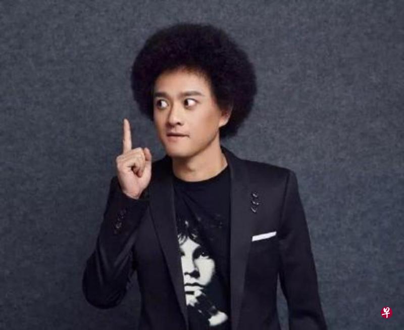 赵英俊生前创作了很多脍炙人口的歌曲,包括《送你一朵小红花》。(互联网) 赵英俊生前创作了很多脍炙人口的歌曲,包括《送你一朵小红花》。(互联网)