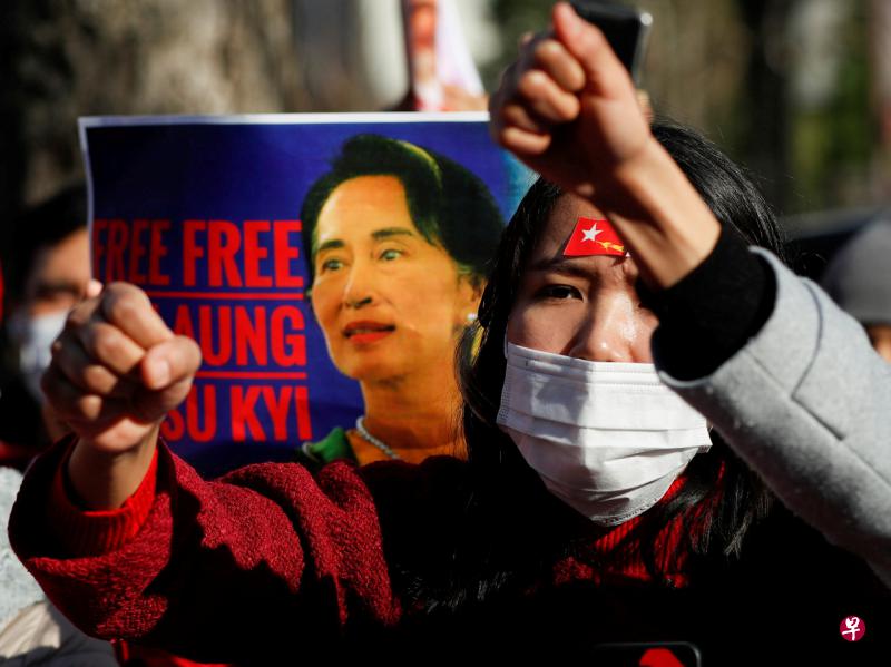 联合国安理会在声明中呼吁缅甸军方“释放所有被拘留者”包括全国民主联盟领袖翁山淑枝,并敦促缅甸各方恢复对话和民主进程。(路透社) 联合国安理会在声明中呼吁缅甸军方“释放所有被拘留者”包括全国民主联盟领袖翁山淑枝,并敦促缅甸各方恢复对话和民主进程。(路透社)