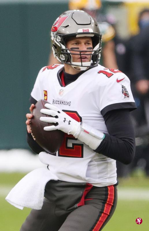 美式橄榄球超级巨星布雷迪仍在继续书写他的神话。(法新社) 美式橄榄球超级巨星布雷迪仍在继续书写他的神话。(法新社)