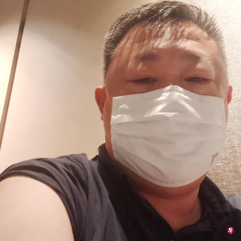 胡英范是我国第37起冠病病例,已康复的他从事酒店业,上个月24日前去接种冠病疫苗。(受访者提供) 胡英范是我国第37起冠病病例,已康复的他从事酒店业,上个月24日前去接种冠病疫苗。(受访者提供)