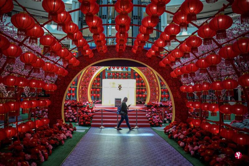 马国政府同意允许方圆10公里内的近亲一起吃团圆饭,但人数不得超过15人。(法新社) 马国政府同意允许方圆10公里内的近亲一起吃团圆饭,但人数不得超过15人。(法新社)