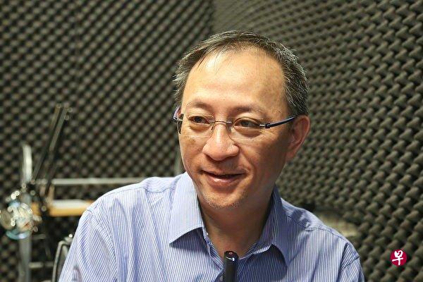 去年因发起“千个爸妈,台湾助学”众筹计划,而被港警逮捕的香港网络电台主持人“杰斯”(本名尹耀昇),今天再度被捕。(互联网) 去年因发起“千个爸妈,台湾助学”众筹计划,而被港警逮捕的香港网络电台主持人“杰斯”(本名尹耀昇),今天再度被捕。(互联网)