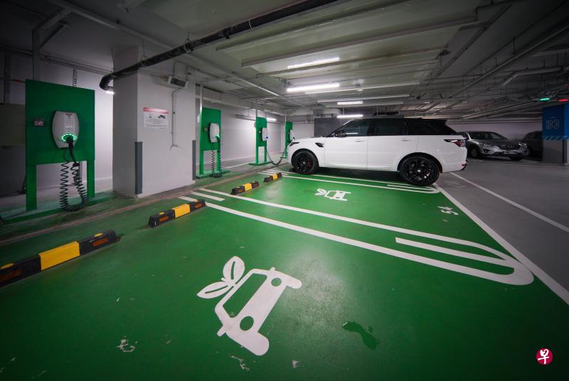 政府计划在未来五年拨款3000万元资助与推行与电动车相关的计划,同时缩小电动车和一般汽车之间的价差,以鼓励公众更多使用电动车。(林泽锐摄) 政府计划在未来五年拨款3000万元资助与推行与电动车相关的计划,同时缩小电动车和一般汽车之间的价差,以鼓励公众更多使用电动车。(林泽锐摄)