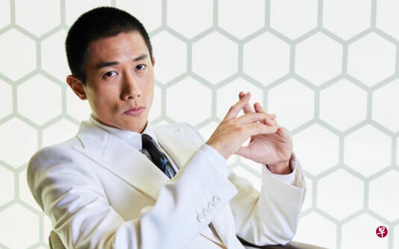 陈泂江饰演骇客,自爆现实生活中是电脑白痴。(新传媒提供) 陈泂江饰演骇客,自爆现实生活中是电脑白痴。(新传媒提供)