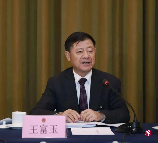 贵州省政协原主席王富玉,据报正接受中共中央纪委国家监委纪律审查和监察调查。(互联网) 贵州省政协原主席王富玉,据报正接受中共中央纪委国家监委纪律审查和监察调查。(互联网)