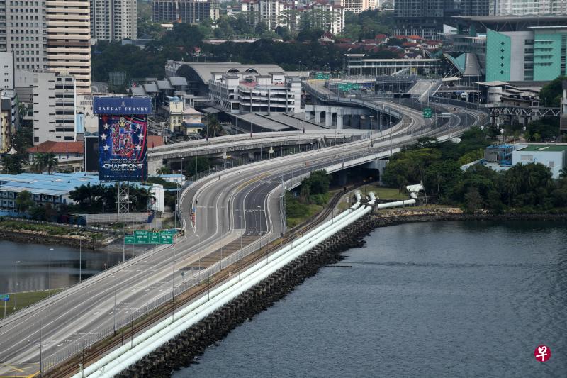 新加坡正同马来西亚商讨相互承认冠病疫苗接种证明。(海峡时报档案照片) 新加坡正同马来西亚商讨相互承认冠病疫苗接种证明。(海峡时报档案照片)
