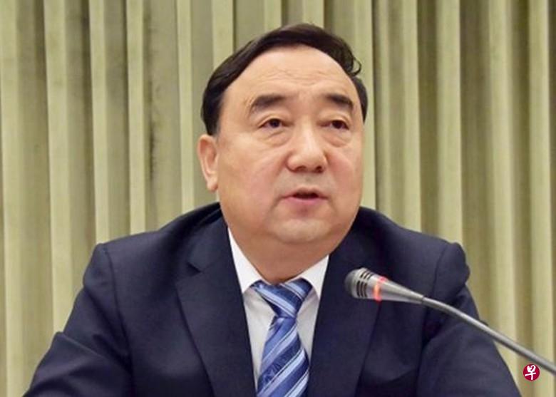 内蒙古自治区原副主席、中共呼和浩特原市委书记云光中,去年11月3日在大连市中级人民法院以受贿罪判处有期徒刑14年,并处罚金人民币550万元(113万新元)。(互联网) 内蒙古自治区原副主席、中共呼和浩特原市委书记云光中,去年11月3日在大连市中级人民法院以受贿罪判处有期徒刑14年,并处罚金人民币550万元(113万新元)。(互联网)