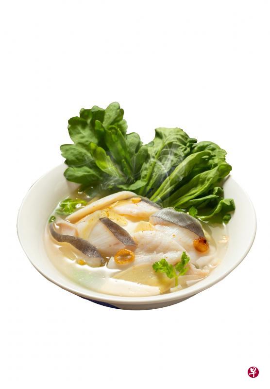 鲳鱼汤汤头鲜甜，每天限量供应。
