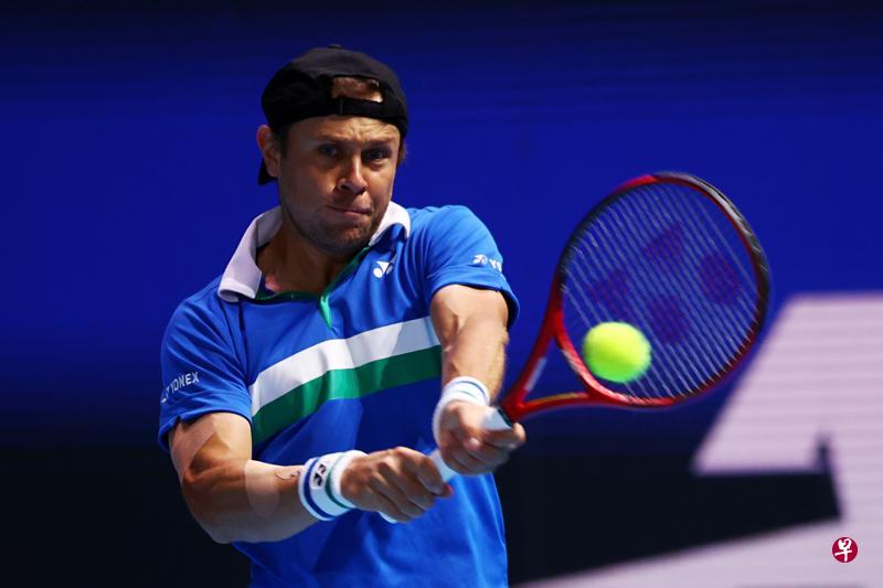 擅长打持久战的拉杜·阿尔伯特期待能够在今天的半决赛中交出亮眼的成绩。(新加坡公开赛提供) 擅长打持久战的拉杜·阿尔伯特期待能够在今天的半决赛中交出亮眼的成绩。(新加坡公开赛提供)