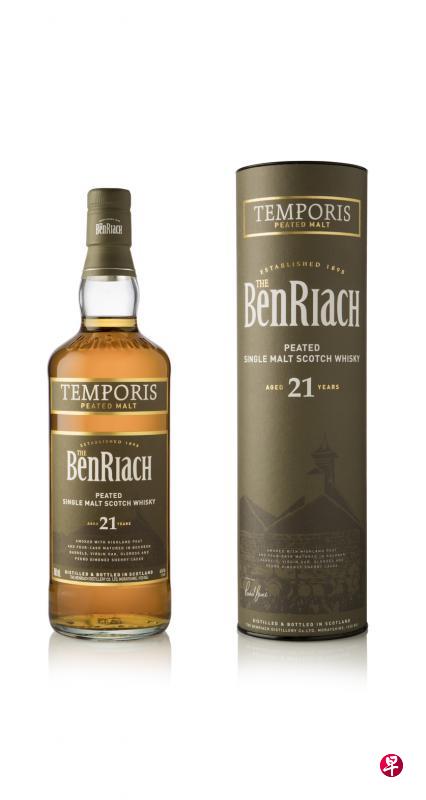 ↑班瑞克21年泥煤Temporis,用四种不同桶型,余味波浪般悠长。 ↑班瑞克21年泥煤Temporis,用四种不同桶型,余味波浪般悠长。