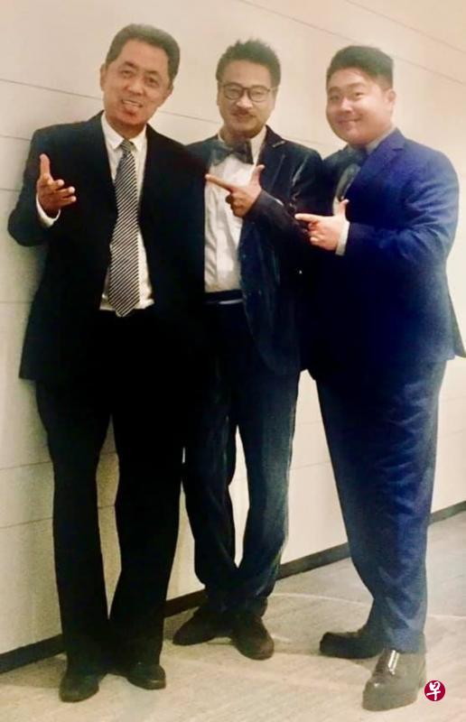 吴孟达(中)两年前还与朱延平(左)、郝劭文一起宣传《新乌龙院之笑闹江湖》。(朱延平面簿图) 吴孟达(中)两年前还与朱延平(左)、郝劭文一起宣传《新乌龙院之笑闹江湖》。(朱延平面簿图)