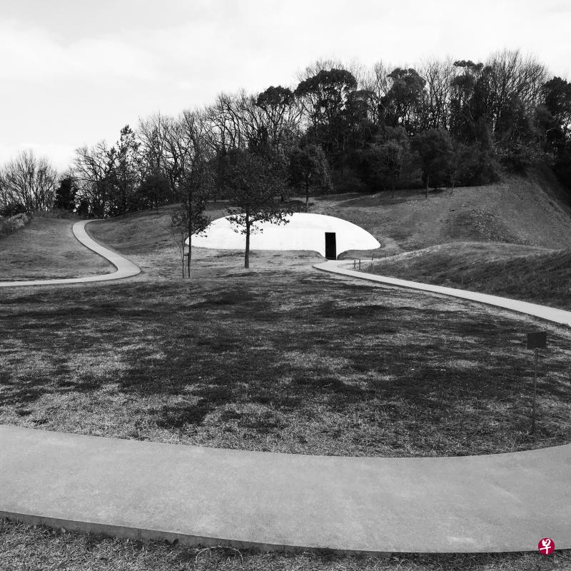 没有一个美术馆可以像丰岛美术馆那样,让人强烈地意识到“空无”的存在。(作者提供) 没有一个美术馆可以像丰岛美术馆那样,让人强烈地意识到“空无”的存在。(作者提供)