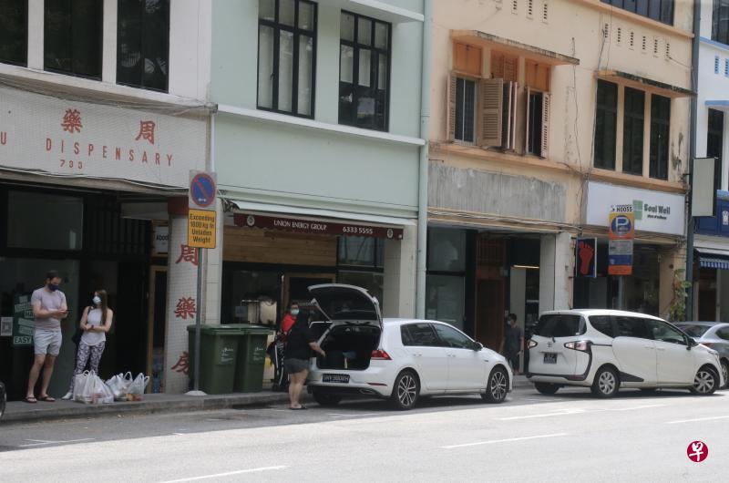 陆路交通管理局计划将合乐路部分路段的停车位改成人行道,并从本月起收集反馈后才决定是否要改变用途。(邬福梁摄) 陆路交通管理局计划将合乐路部分路段的停车位改成人行道,并从本月起收集反馈后才决定是否要改变用途。(邬福梁摄)