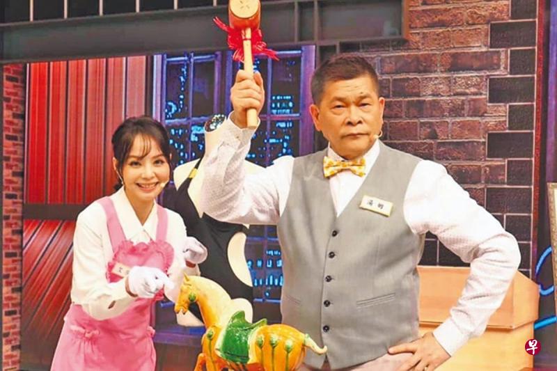 澎恰恰(右)和孙淑媚主持的八大节目播到本月底就结束不再录影。(互联网) 澎恰恰(右)和孙淑媚主持的八大节目播到本月底就结束不再录影。(互联网)