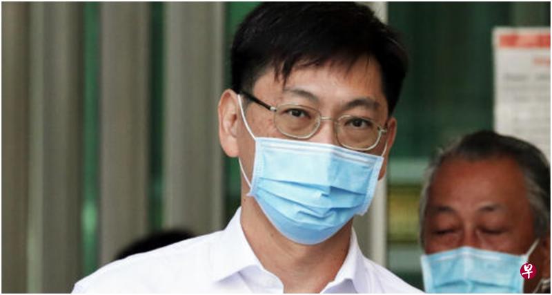 医生吕荣山今早被判无罪释放。(海峡时报) 医生吕荣山今早被判无罪释放。(海峡时报)