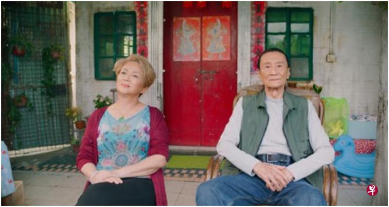冯宝宝(左)与谢贤在电影《杀出个黄昏》饰演过气杀手。(互联网) 冯宝宝(左)与谢贤在电影《杀出个黄昏》饰演过气杀手。(互联网)