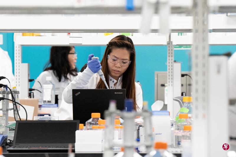 Arcturus Therapeutics和杜克—新加坡国立大学医学院联合研发的ARCT-021冠病疫苗已完成首两个阶段的临床试验,并即将进入第三阶段。(路透社档案照片) Arcturus Therapeutics和杜克—新加坡国立大学医学院联合研发的ARCT-021冠病疫苗已完成首两个阶段的临床试验,并即将进入第三阶段。(路透社档案照片)