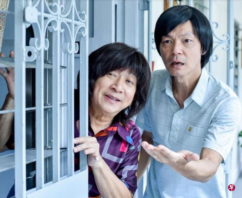 辉哥(左二)也参演了李国煌领衔的金马电影《男儿王》。(档案照) 辉哥(左二)也参演了李国煌领衔的金马电影《男儿王》。(档案照)