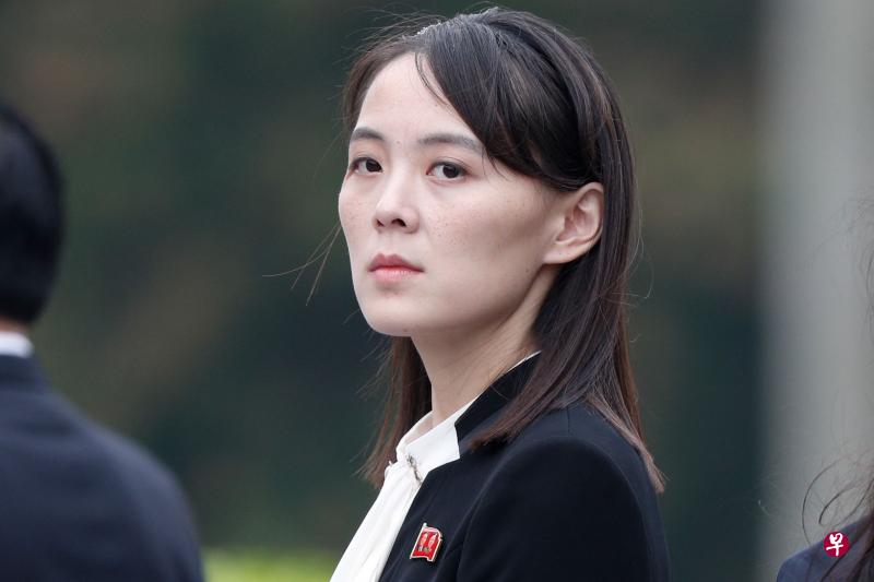 朝鲜领导人金正恩胞妹、劳动党中央委员会副部长金与正周二警告,若韩国加大军事挑衅力度,朝鲜将毫不犹豫地撕毁韩朝军事领域协议。(法新社) 朝鲜领导人金正恩胞妹、劳动党中央委员会副部长金与正周二警告,若韩国加大军事挑衅力度,朝鲜将毫不犹豫地撕毁韩朝军事领域协议。(法新社)