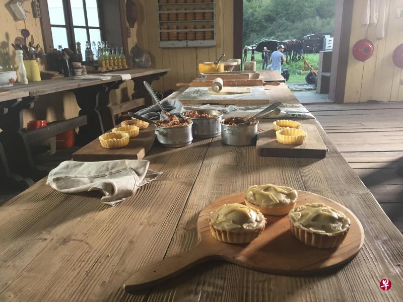 佐伊·埃热迪为《仲夏夜惊魂》制作和烘焙了至少100个派。(受访者提供) 佐伊·埃热迪为《仲夏夜惊魂》制作和烘焙了至少100个派。(受访者提供)