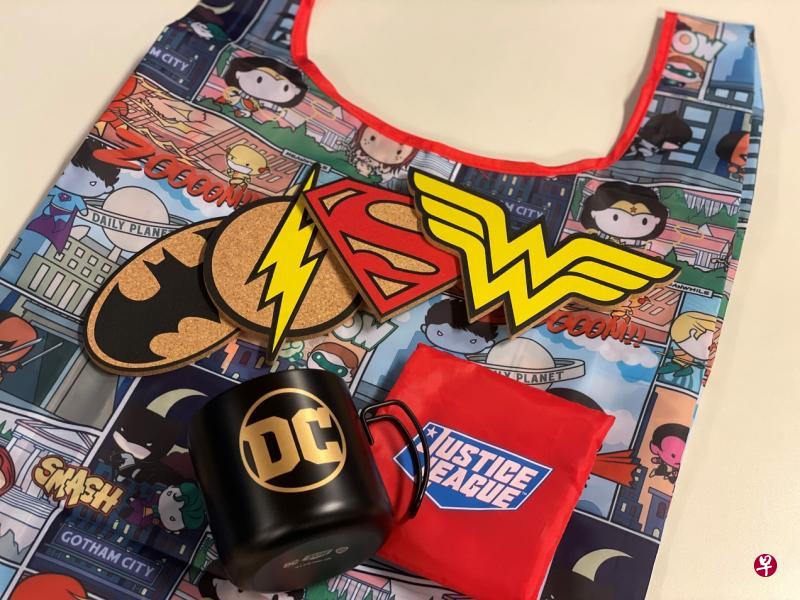 DC周边商品礼包每套价值60元。(Warner Media提供) DC周边商品礼包每套价值60元。(Warner Media提供)