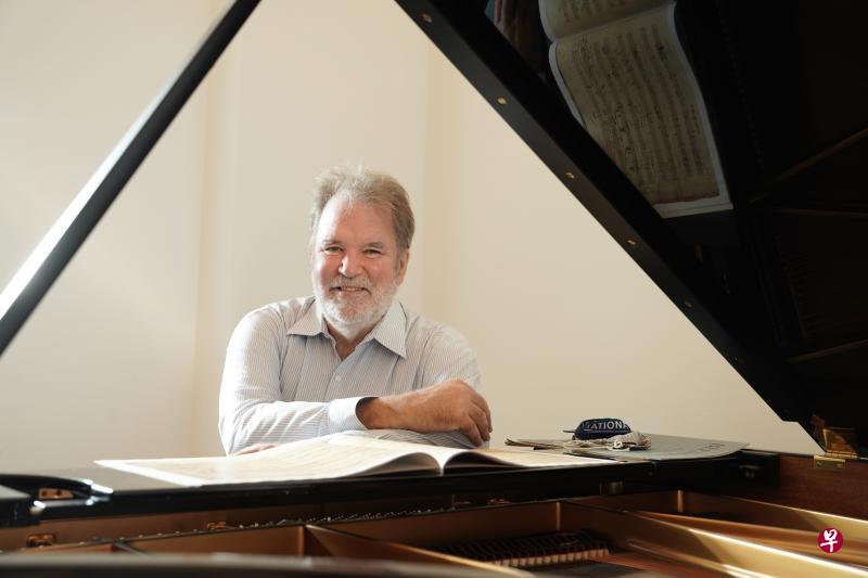 兰斯基是英国第一批获钢琴演奏硕士学位的学生之一。(谢智扬摄) 兰斯基是英国第一批获钢琴演奏硕士学位的学生之一。(谢智扬摄)