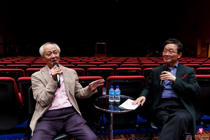 2019年新加坡华乐团“风雅颂”音乐会期间,赵季平(左)与叶聪在新加坡大会堂对谈。(新加坡华乐团提供) 2019年新加坡华乐团“风雅颂”音乐会期间,赵季平(左)与叶聪在新加坡大会堂对谈。(新加坡华乐团提供)