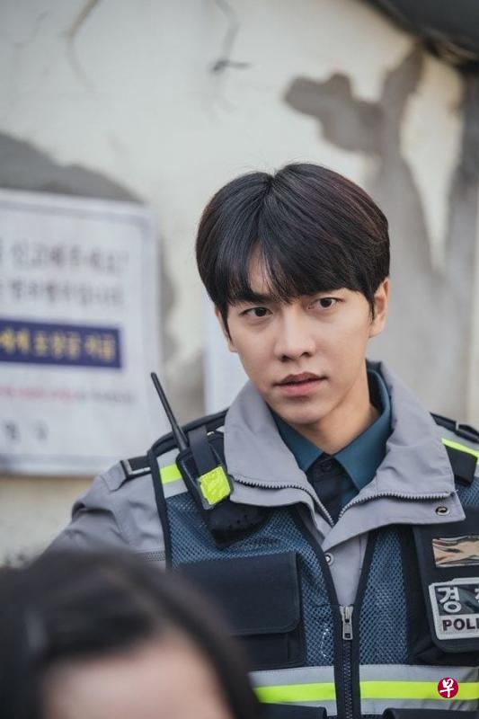 李昇基主演的“Mouse”韩国播出五小时后即能在Viu观看。(互联网) 李昇基主演的“Mouse”韩国播出五小时后即能在Viu观看。(互联网)