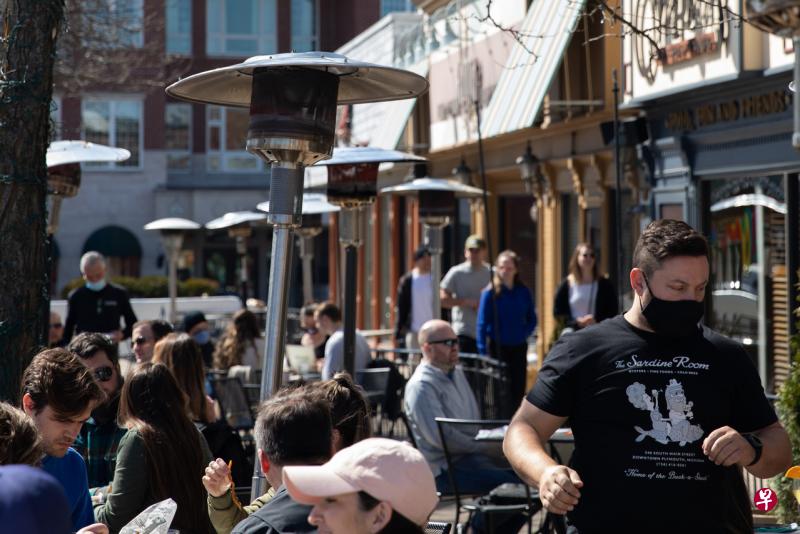 美国24日累计确诊病例破3000万起。(彭博社)
美国24日累计确诊病例破3000万起。(彭博社)