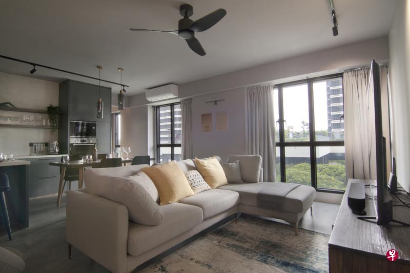 用晚餐后,全组人再移到前方的沙发区继续把酒言欢。(Wood Works木美室内设计工作室提供) 用晚餐后,全组人再移到前方的沙发区继续把酒言欢。(Wood Works木美室内设计工作室提供)