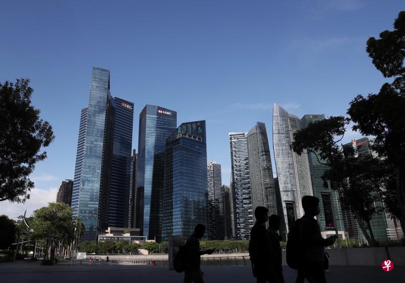 贸工部、财政部和人力部今天联合发文告说,通过从后续发放的雇佣补贴自动扣除,以及较大型公司已承诺归还,当局确定能追讨回超过九成的雇佣补贴,总额约3亿4000万元。(海峡时报) 贸工部、财政部和人力部今天联合发文告说,通过从后续发放的雇佣补贴自动扣除,以及较大型公司已承诺归还,当局确定能追讨回超过九成的雇佣补贴,总额约3亿4000万元。(海峡时报)
