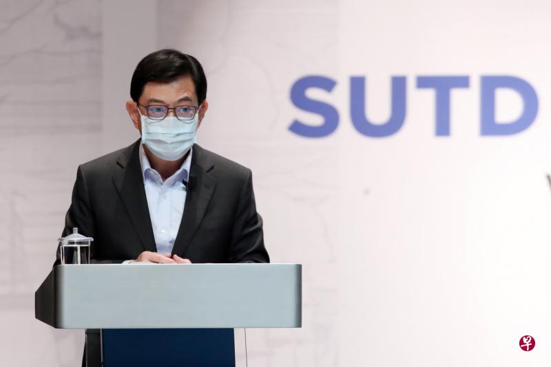 副总理兼经济政策统筹部长及财政部长王瑞杰在新加坡科技设计大学的部长论坛发表演讲。(通讯及新闻部提供) 副总理兼经济政策统筹部长及财政部长王瑞杰在新加坡科技设计大学的部长论坛发表演讲。(通讯及新闻部提供)