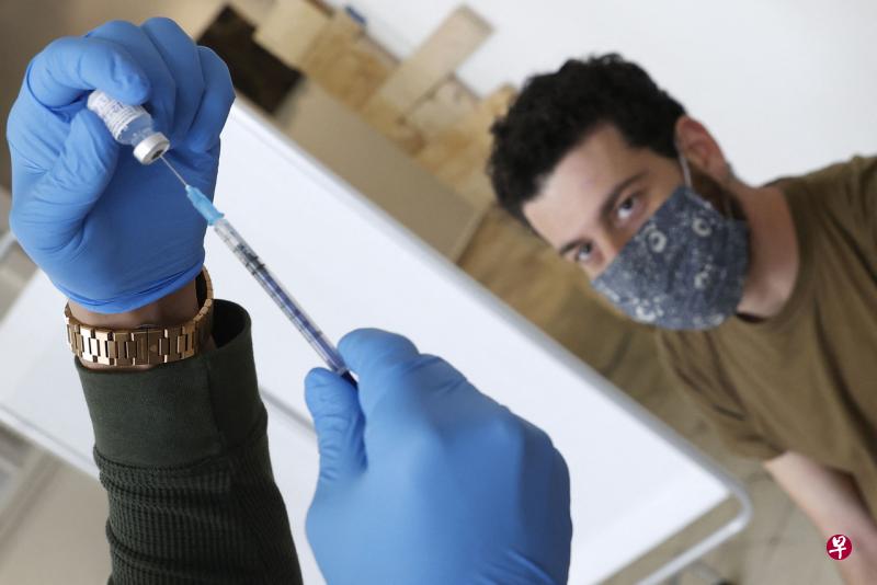 辉瑞公司强调,该公司定期和彻底审查所有不良情况个案,并没有观察到心肌炎的发病率高于一般人口中可预见的发病率。(法新社) 辉瑞公司强调,该公司定期和彻底审查所有不良情况个案,并没有观察到心肌炎的发病率高于一般人口中可预见的发病率。(法新社)