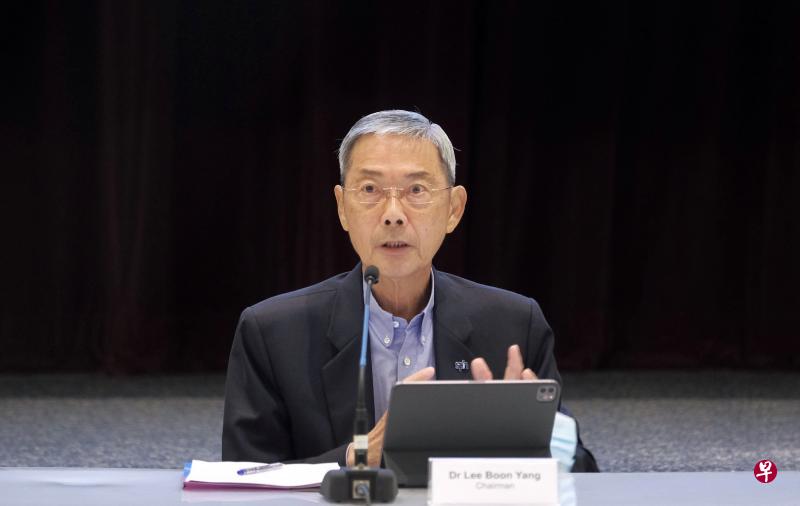 李文献在今早的记者会上回答记者询问时指出,过去37年来,报业控股旗下媒体秉持服务大众的使命,作为一个可靠的信息来源,也赢得民众的信任、信心和尊重。(海峡时报)
李文献在今早的记者会上回答记者询问时指出,过去37年来,报业控股旗下媒体秉持服务大众的使命,作为一个可靠的信息来源,也赢得民众的信任、信心和尊重。(海峡时报)