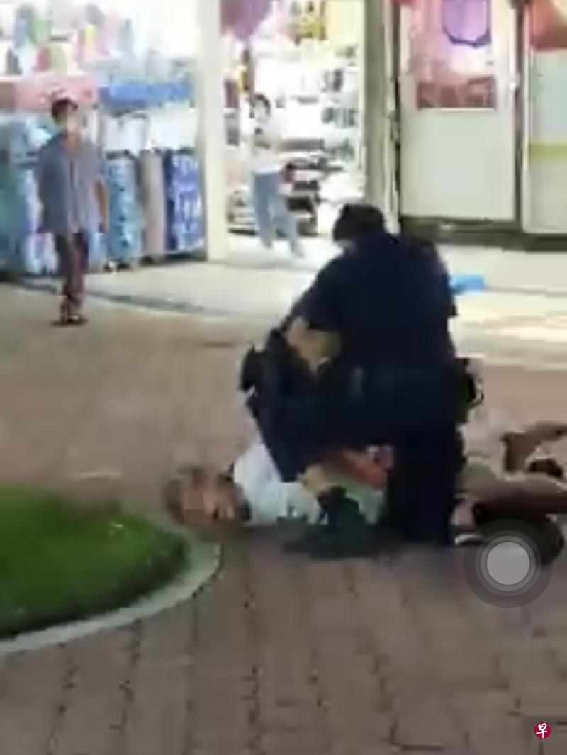 男子拒戴口罩被抓。(取自面簿) 男子拒戴口罩被抓。(取自面簿)