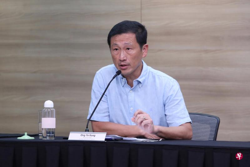 卫生部长王乙康说,下来几天须继续密切留意疫情局势,才能决定是否须实行多一轮病毒阻断措施。(通讯部提供) 卫生部长王乙康说,下来几天须继续密切留意疫情局势,才能决定是否须实行多一轮病毒阻断措施。(通讯部提供)