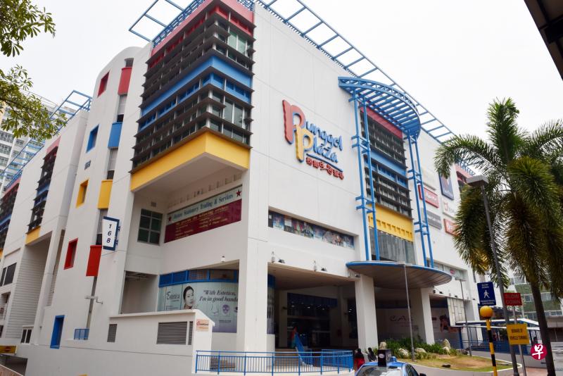 两起新病例是马来西亚籍送餐员,一人在榜鹅生活聚场的分店工作,与早前确诊的两名麦当劳送餐员有过密切接触;另一人在合乐路2号的分店工作。(档案照片) 两起新病例是马来西亚籍送餐员,一人在榜鹅生活聚场的分店工作,与早前确诊的两名麦当劳送餐员有过密切接触;另一人在合乐路2号的分店工作。(档案照片)