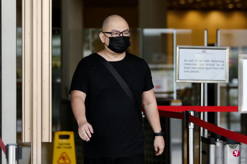 鲁巴星妮今早仍是不见踪影。网站主编许渊臣(图)今早出庭。(陈渊庄摄) 鲁巴星妮今早仍是不见踪影。网站主编许渊臣(图)今早出庭。(陈渊庄摄)
