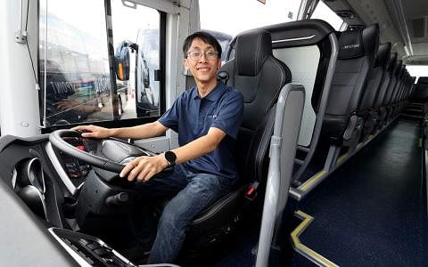 月薪5000元聘巴士司机 30本地人受聘五人大学毕业