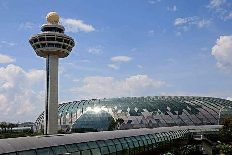 根据樟宜机场集团的文告，樟宜机场今年1月至3月期间的客流量为1650万人次，比2019年第一季度的客流量高出0.5%。（档案照片）