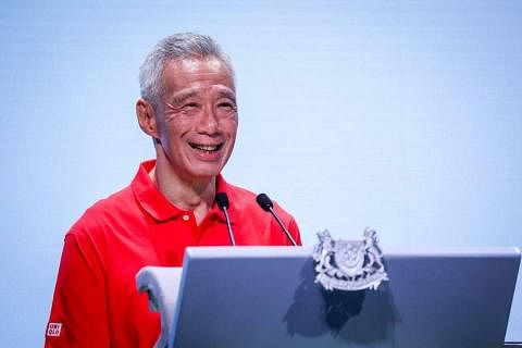 李总理星期三（5月1日）在五一劳动节集会上发表主旨演讲，回顾他主政以来新加坡的发展，也展望未来的挑战和机遇。（叶振忠摄）