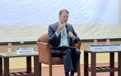 美国智库布鲁金斯学会中国问题专家何瑞恩（Ryan Hass）12月19日在台北出席研讨会时发言。（缪宗翰摄）